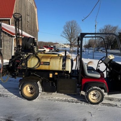  2011 Toro HDX-G 4x4 with 200 gallon spray tank