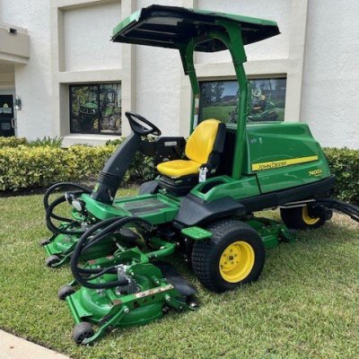  2021 John Deere 7400A Trim & Surrounds Mower