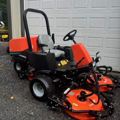  2014 Jacobsen AR-3 (Only 2300 hours)