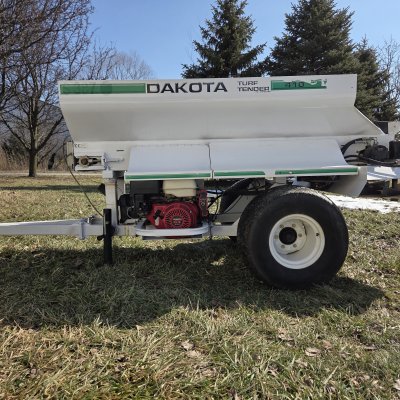  2009 Dakota 410 topdresser