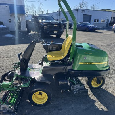  2009 John Deere 2500B (ONLY 715 HOURS)