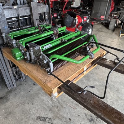   John Deere QA5 Verticut reels