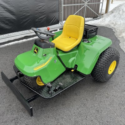   John Deere 1200A. ONLY 305 HOURS !