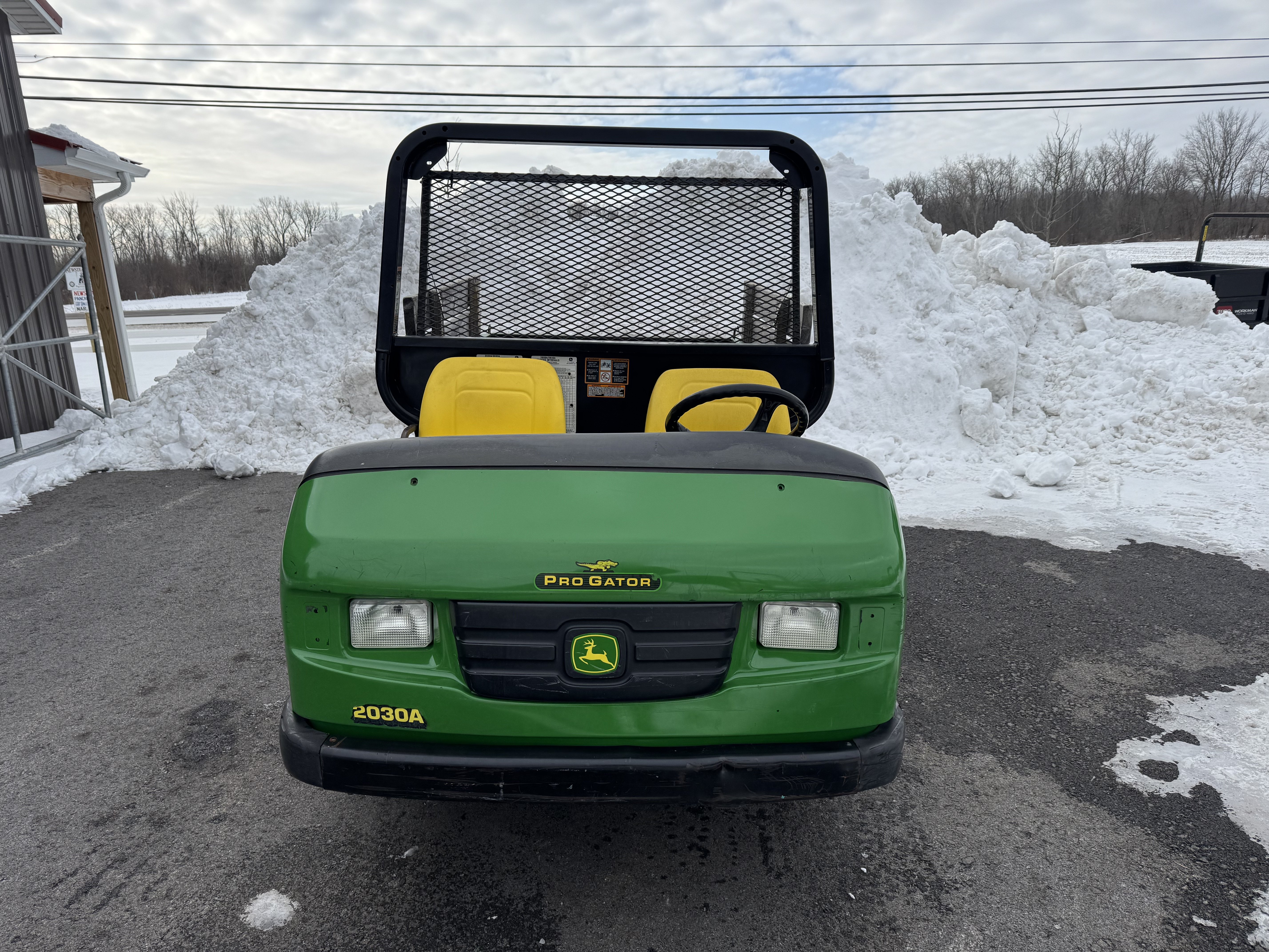 John Deere 2030D Progator 4x4 - Utility Vehicle - TurfNet