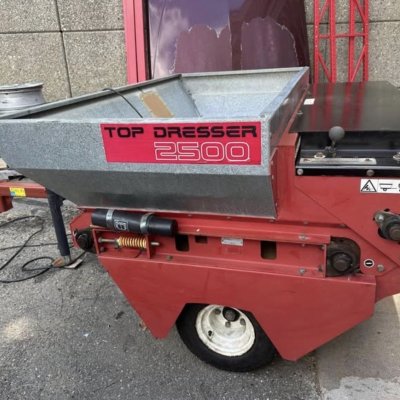   TORO 2500 Top Dresser