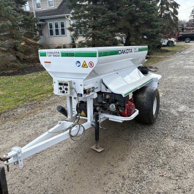  2009 Dakota 410 topdresser