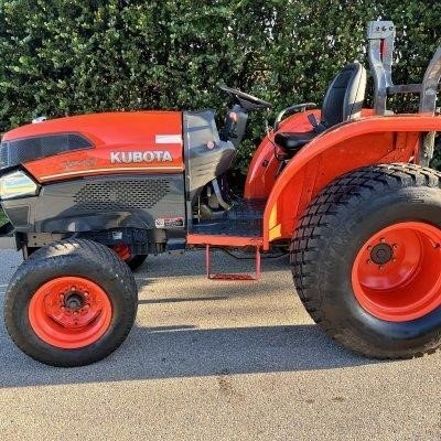   Kubota L3240