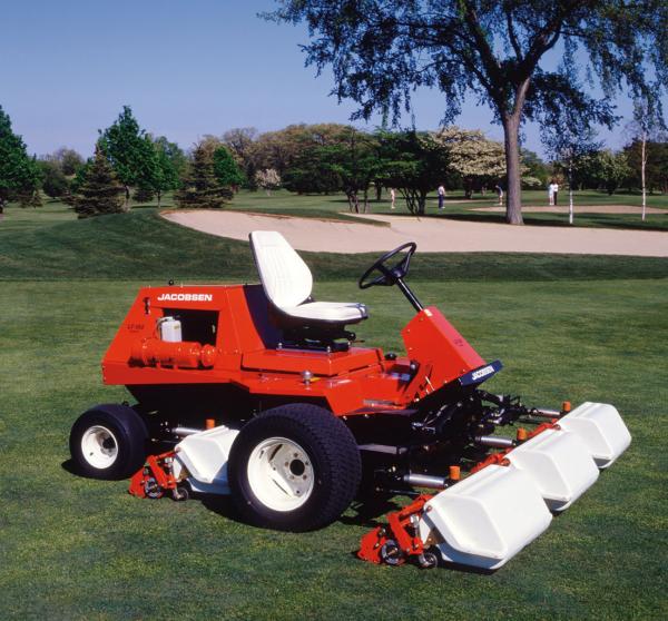 In 1989, Jacobsen launched the LF 100 lightweight fairway mower.