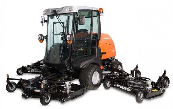 The Jacobsen HR800 with optional cab.
