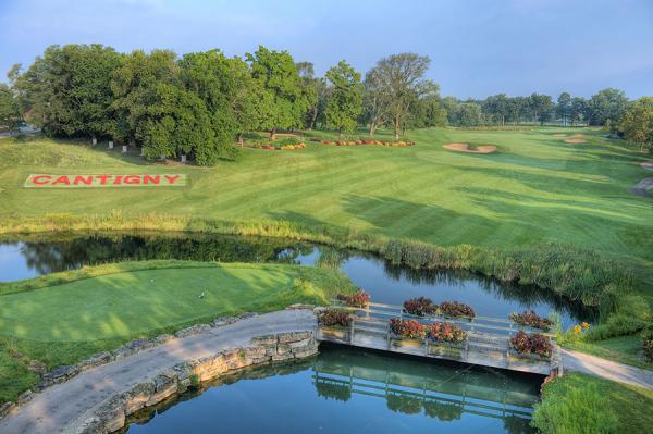 Bee hives at Cantigny Golf can be seen under the treeline to the left. Photo by Peter Scholze via Cantigny Golf