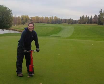 Carmen Kozak on cup-cutting duty.